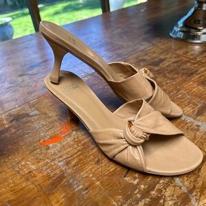 Stuart WEITZMAN kitten heel